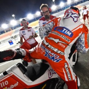 Il forlivese del Ducati Team si prepara per la gara d’apertura del Mondiale MotoGP 2015 in Qatar.