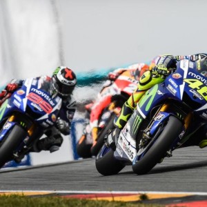 Lorenzo a caccia di Rossi a Motegi