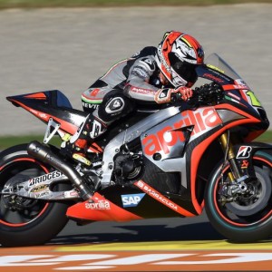 MOTOGP - APRILIA RS-GP IN PISTA NELLE PRIME LIBERE A VALENCIA BRADL E BAUTISTA PROTAGONISTI DI UNA BUONA PROVA NELLA FP1