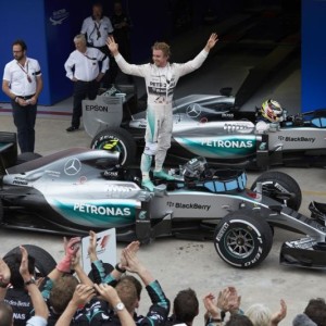 F1 – GP Brasile: vince Rosberg davanti a Hamilton. Terzo posto per Vettel. Solo i sorpassi di Verstappen accendono la corsa