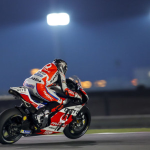 Redding si diverte nella notte di Doha (5°). Petrux già in Italia: vuole correre in Qatar