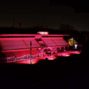 In Autodromo la Tribuna centrale si illumina di rosa per il Giro d'Italia