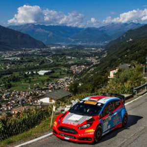 MARCO GIANESINI AI PIEDI DEL PODIO AL RALLY COPPA VALTELLINA