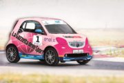 Per la smart EQ fortwo e-cup un tocco di rosa con La Gazzetta dello Sport