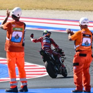 GRAN PREMIO RED BULL DI SAN MARINO E DELLA RIVIERA DI RIMINI:  È LA TRENTESIMA GARA DEL MOTOMONDIALE A MISANO,  LA VENTESIMA CONSECUTIVA.  IL PRIMO VINCITORE FU KENNY ROBERTS, 44 ANNI FA.